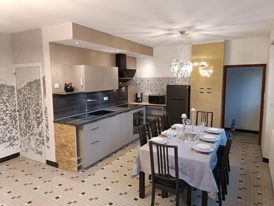 Maison L'Hostal Saura Y Roja Andelat المظهر الخارجي الصورة